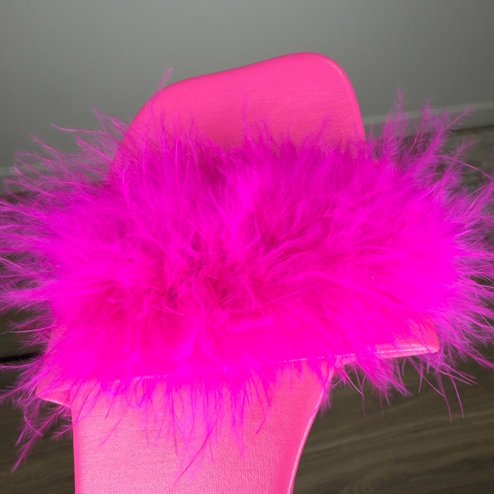 Nordstrom Vibrant Pink Feathered Sandals - Picture 9 of 9